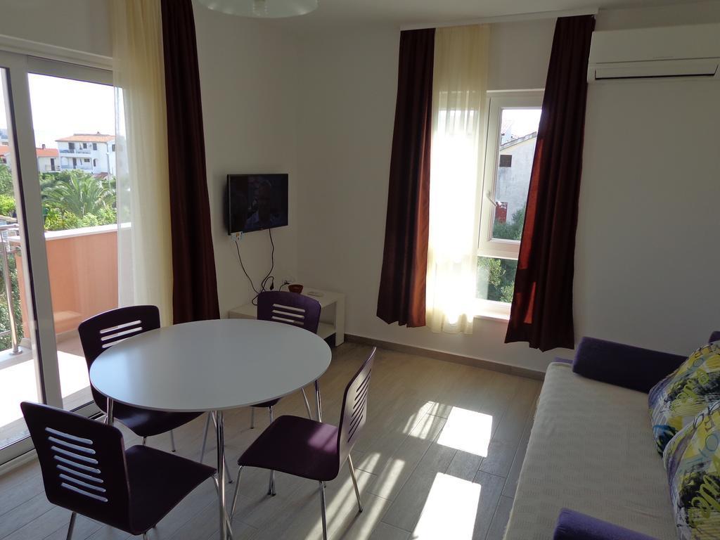 Villa Palas Apartments Rogoznica  Extérieur photo